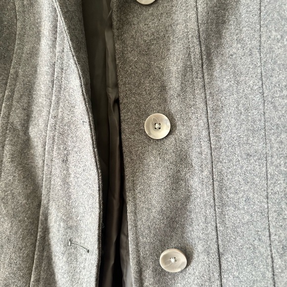 London Fog wool blend Grey pea coat, size medium, winter coat, wool coat, gray - Picture 3 of 8